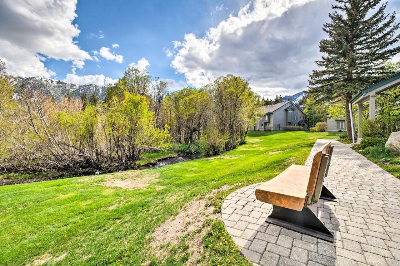 Mammoth Lakes Nature Escape Hot Tub Access! Exterior photo